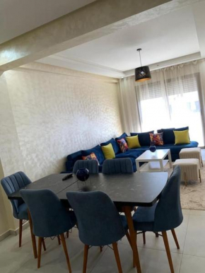 Jolie Appartement avec Balcon Parking a 50 m de la plage